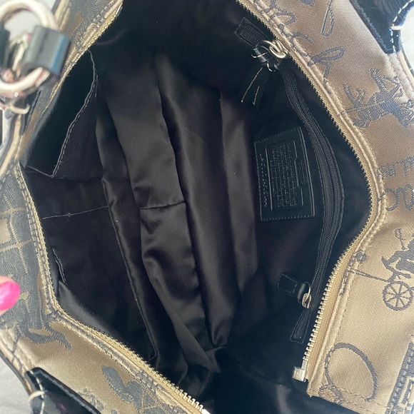 Iconic & timeless Coach purse - Picture 4 of 4